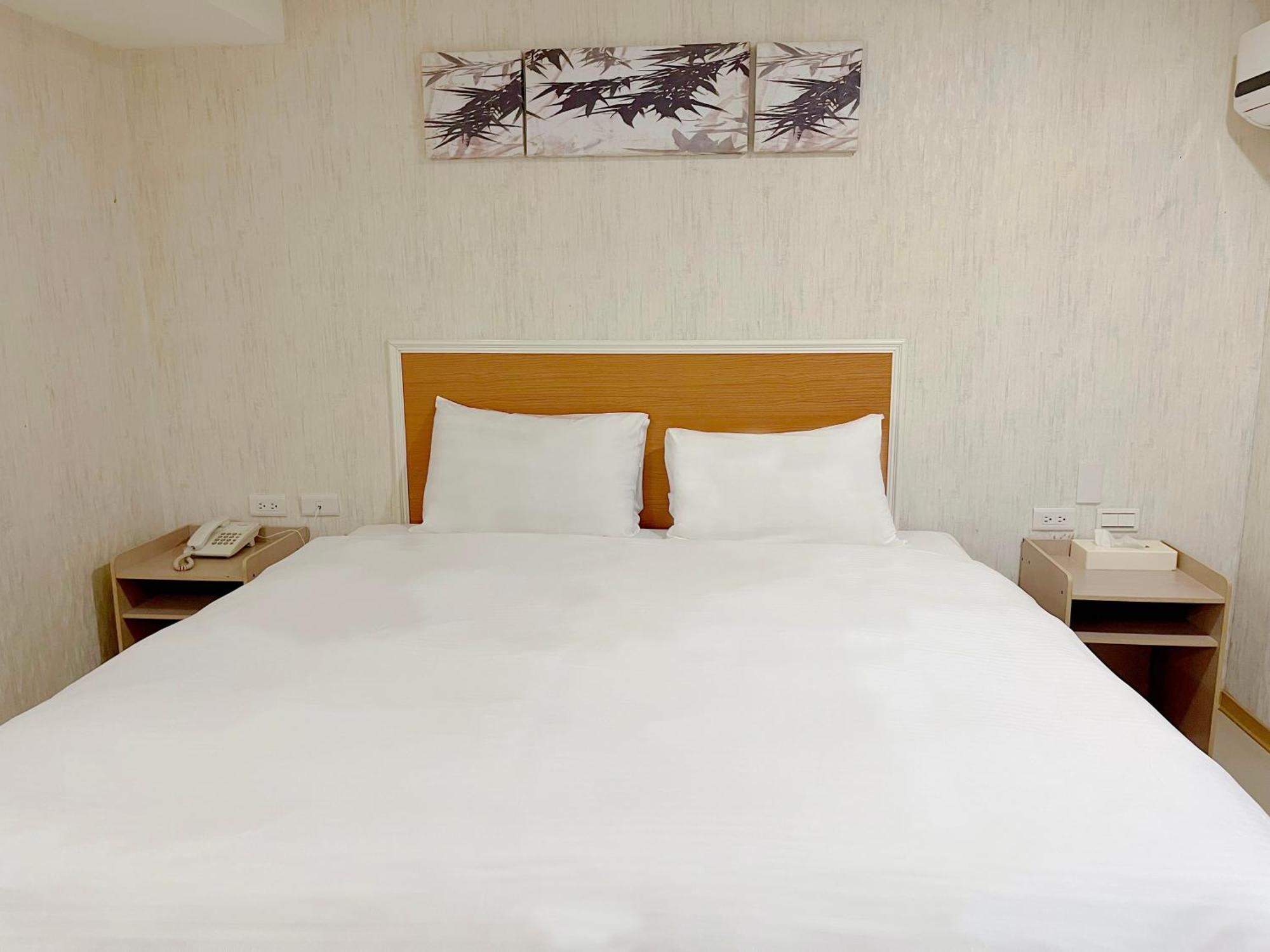 E Lim Hotel تشونغلي الغرفة الصورة