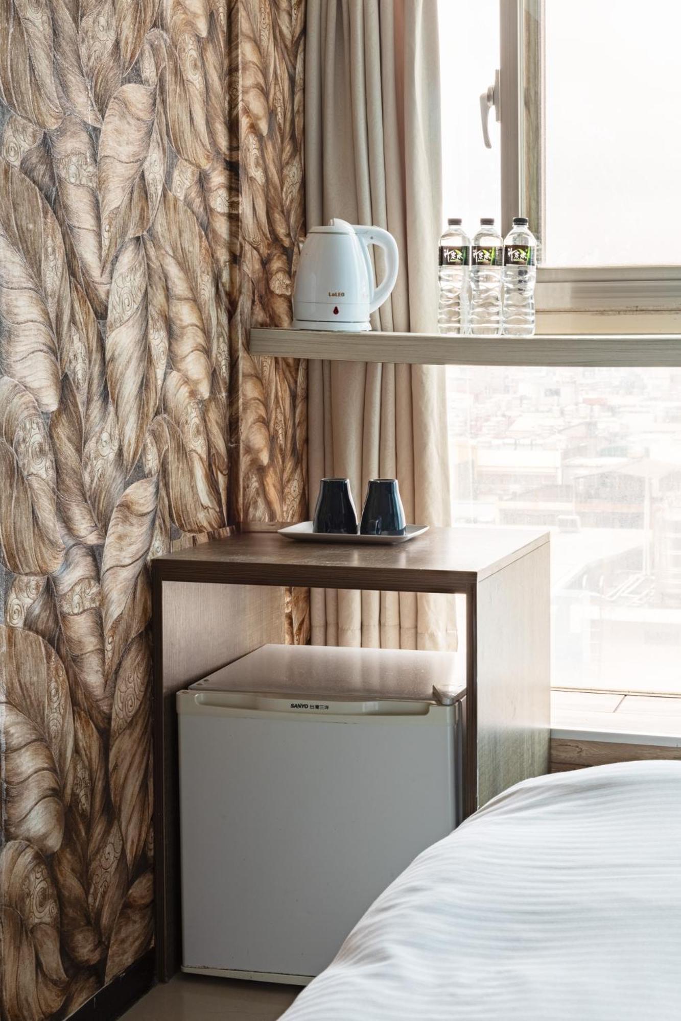 E Lim Hotel تشونغلي الغرفة الصورة