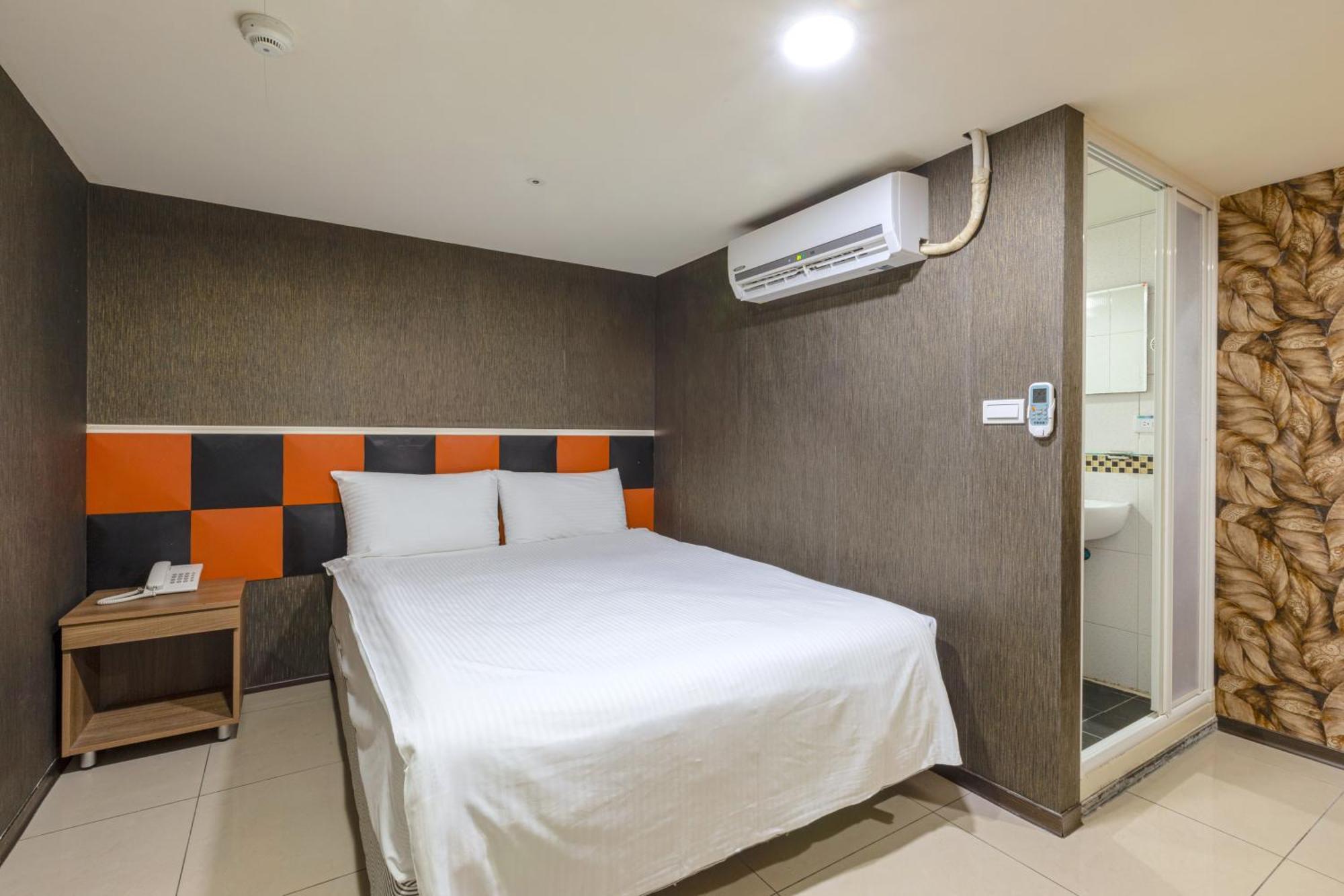E Lim Hotel تشونغلي الغرفة الصورة